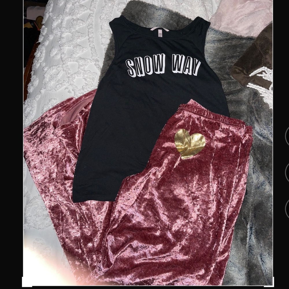 SOLD******VICTORIA SECRET 💕🥰 & BOBBI BROOKS LOUNGING SET